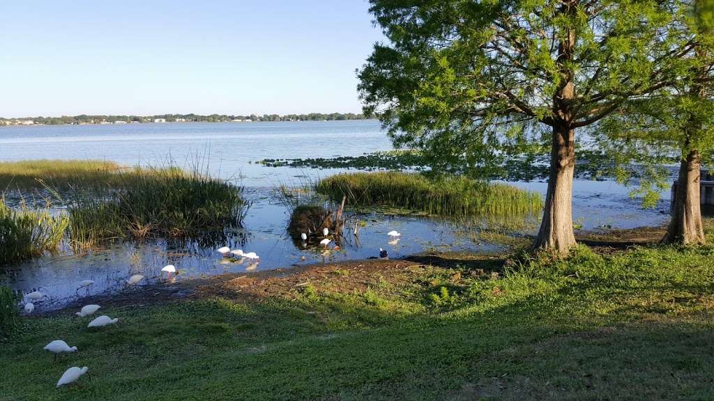 Public Boat Ramp On East Lake Howard | 2 Lake Howard Dr SW, Winter Haven, FL 33881, USA