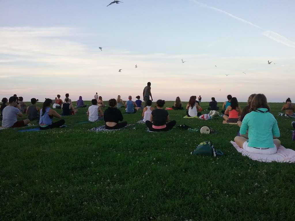 Beach Yoga Chicago | 200 W Montrose Harbor Dr, Chicago, IL 60640, USA