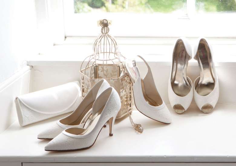 Hayley Elizabeth Bridal | 1 Farnborough Way, A21, Orpington BR6 7DH, UK | Phone: 01689 882704