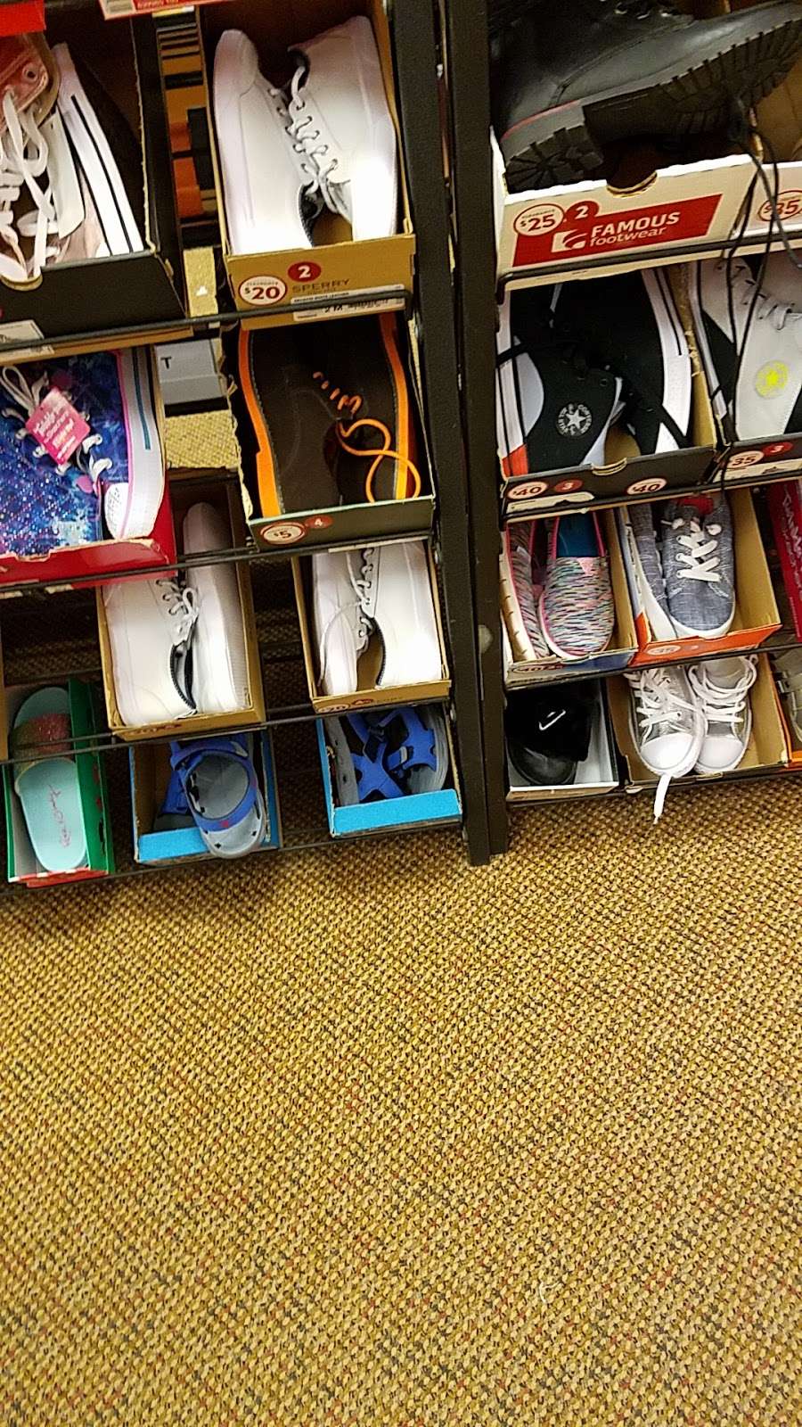 Famous Footwear | THE LOOP, 90 Pleasant Valley St, Methuen, MA 01844 | Phone: (978) 552-2240