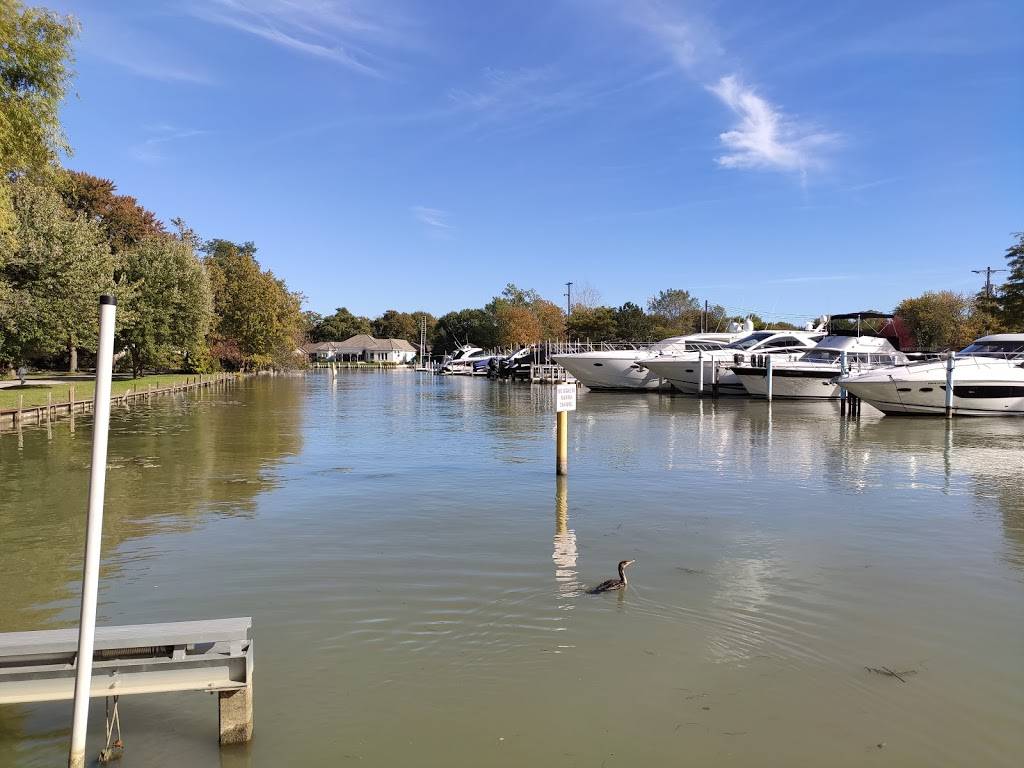 Sandbar Waterfront Grill | 930 Old Tecumseh Rd, Belle River, ON N0R 1A0, Canada | Phone: (519) 979-5624