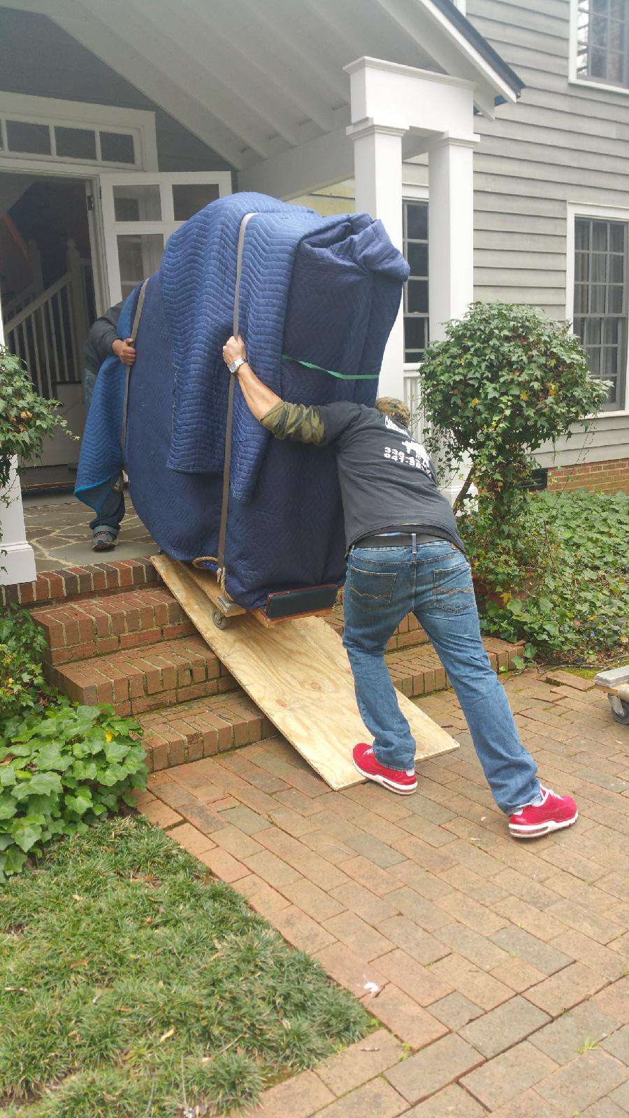 Queen City Piano Movers | 8041 Lower Rocky River Rd, Concord, NC 28025, USA | Phone: (336) 470-4529