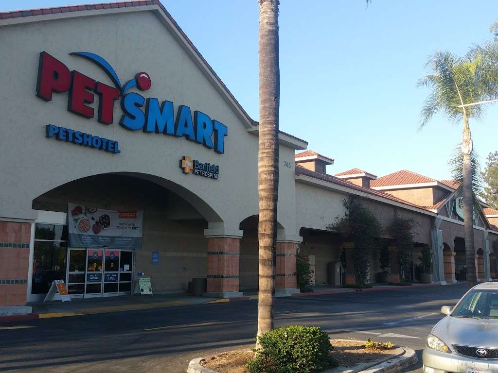 PetSmart | 745 W Huntington Dr, Monrovia, CA 91016, USA | Phone: (626) 357-5615