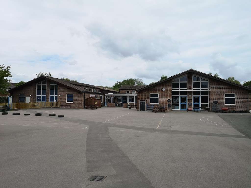 Waterfield Primary School | Waterfield Gardens, Crawley, West Sussex RH11 8RA, UK | Phone: 01293 548014