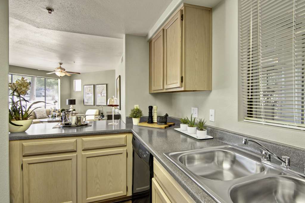 Mirador Apartments | 1550 E Thunderbird Rd, Phoenix, AZ 85022 | Phone: (928) 227-1135