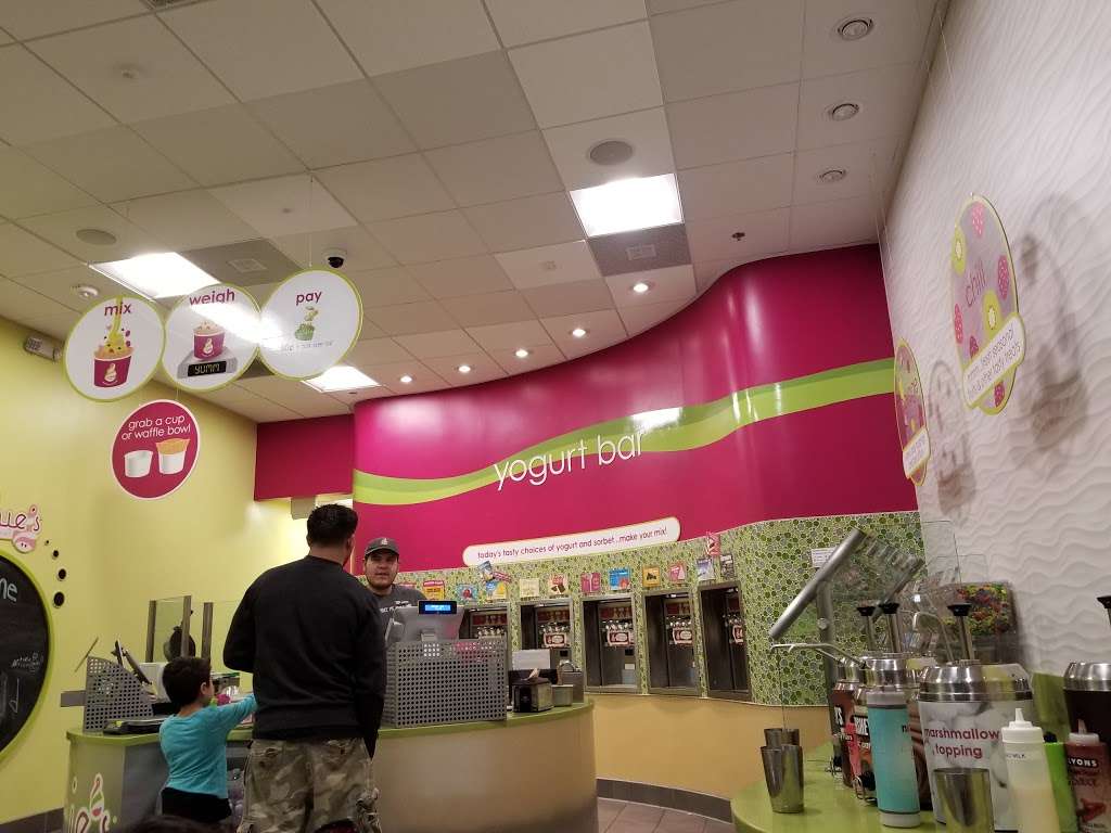 Menchies Mission Hills | 10386 Sepulveda Blvd, Mission Hills, CA 91345, USA | Phone: (818) 966-9944