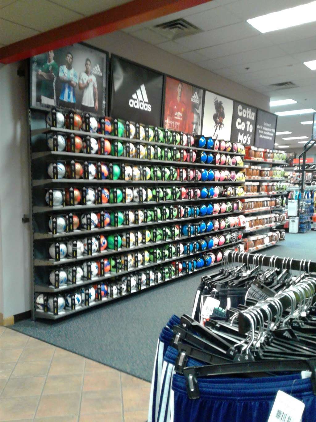 Modells Sporting Goods | 6701 Frontier Dr, Springfield, VA 22150, USA | Phone: (703) 971-8303