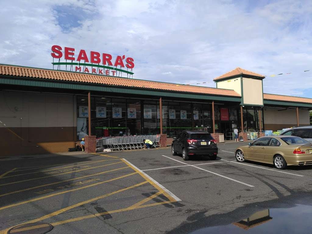 Seabras Market | 260 Lafayette St, Newark, NJ 07105 | Phone: (973) 589-8606