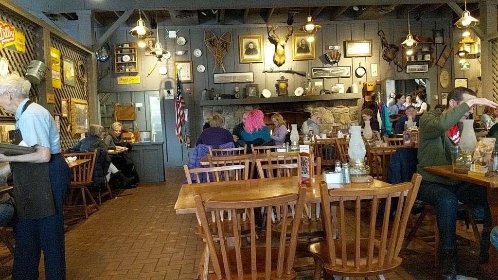 Cracker Barrel Old Country Store | 1048 South St #40, Wrentham, MA 02093, USA | Phone: (508) 384-0477