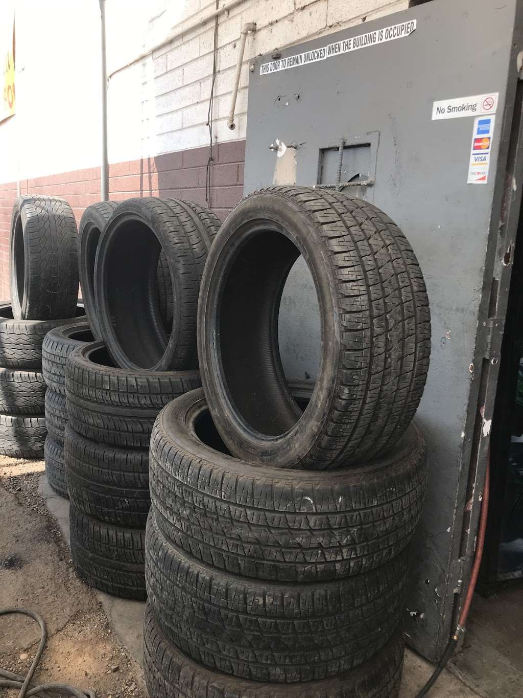 Glendale Tire Llc | 8334 W Glendale Ave, Glendale, AZ 85305, USA | Phone: (623) 872-1801