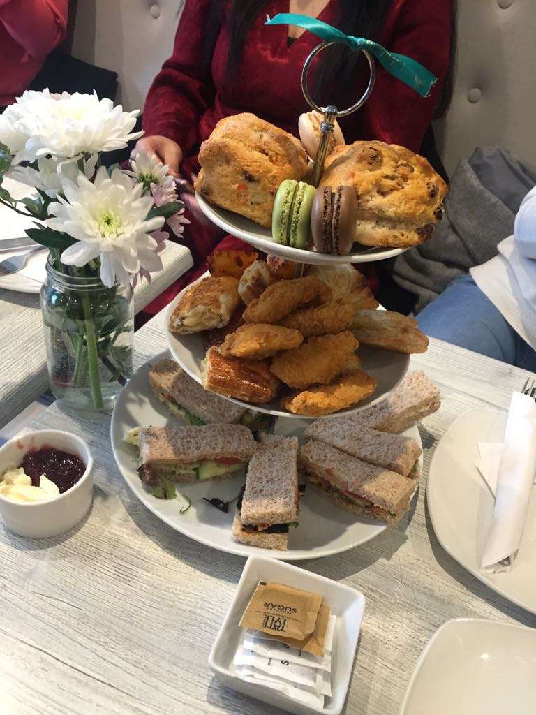 Lakehouse Tea Room | 324 Cann Hall Rd, London E11 3NW, UK | Phone: 020 8555 6066