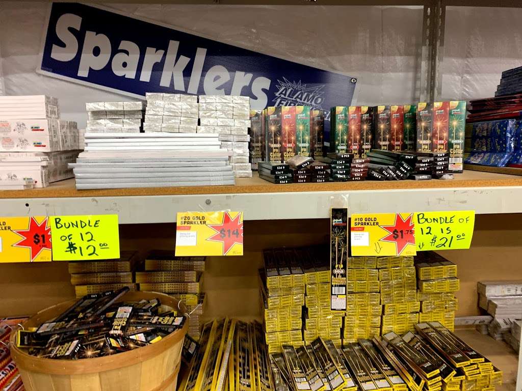 Alamo Fireworks Megastore | 2948 Pue Rd, San Antonio, TX 78245, USA | Phone: (210) 667-1106