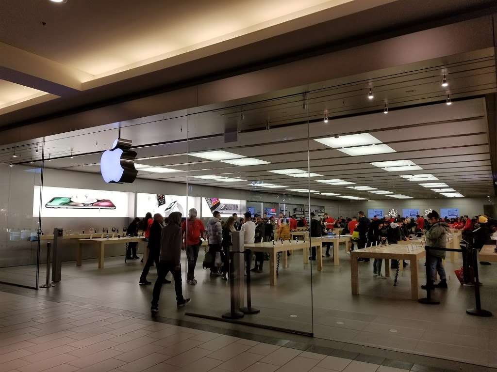 Apple | 630 Old Country Rd, Garden City, NY 11530, USA | Phone: (516) 739-8540