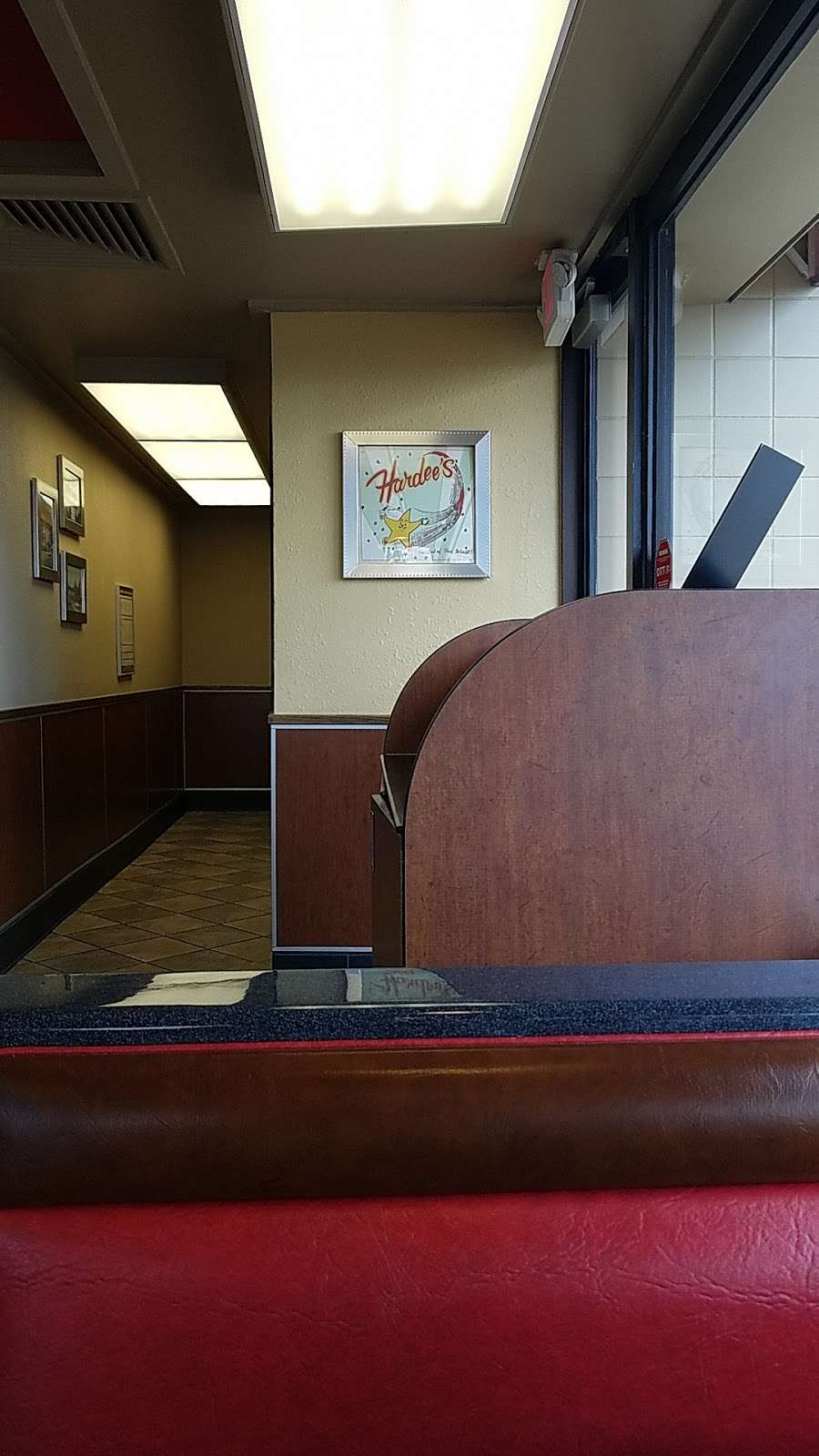 Hardees | 4925 S 4th St, Leavenworth, KS 66048, USA | Phone: (913) 727-1336