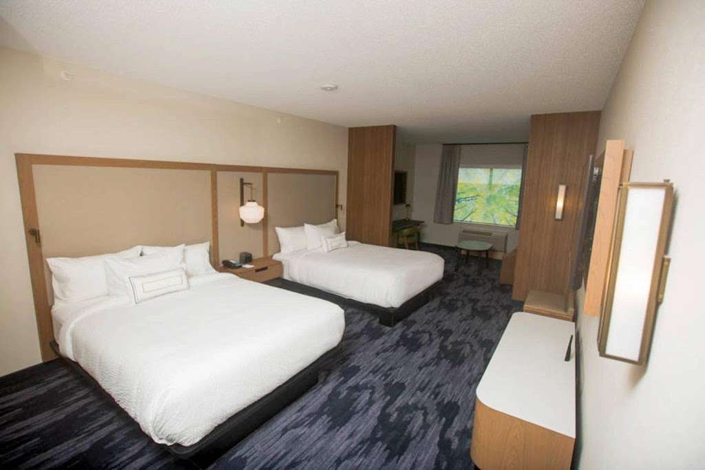 Fairfield Inn & Suites by Marriott Philadelphia Broomall/Newtown | 100 Lawrence Rd, Broomall, PA 19008, USA | Phone: (610) 355-2335