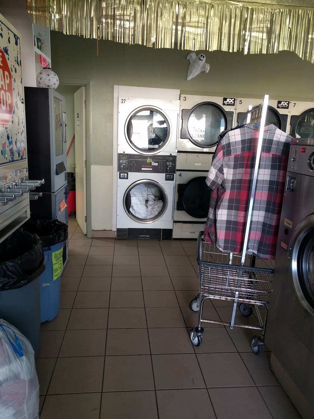 Paloma Cleaners & Laundry | 1609 Palmetto Ave, Pacifica, CA 94044, USA | Phone: (650) 359-3784