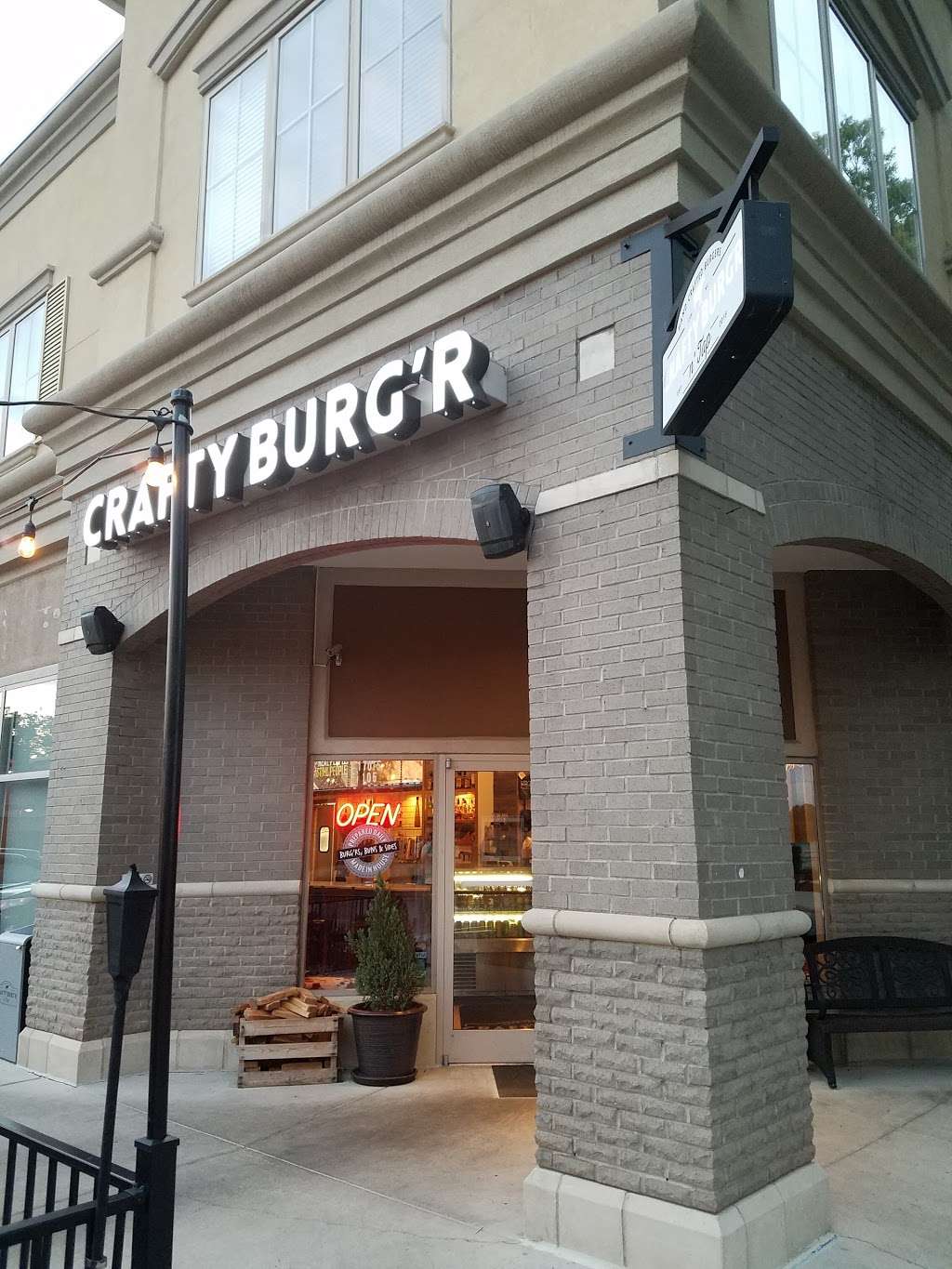 CRAFTY BURGR N Tap | 17015 Kenton Dr, Cornelius, NC 28031 | Phone: (704) 997-5388