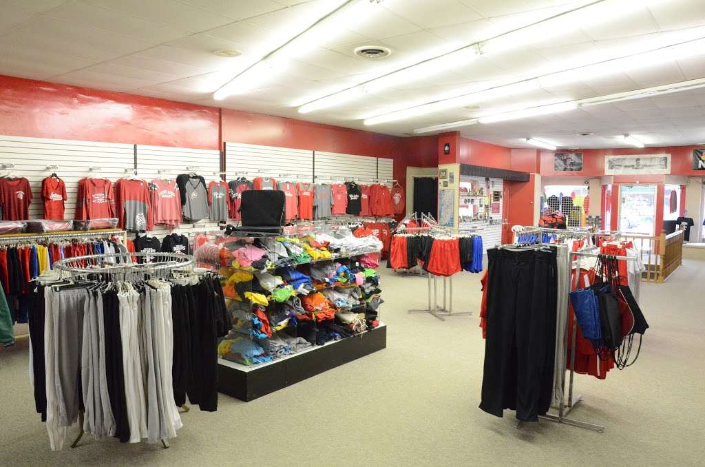 Mickey Bs Sports & Apparel | 129 N Main St, Monticello, IN 47960, USA | Phone: (800) 334-6391