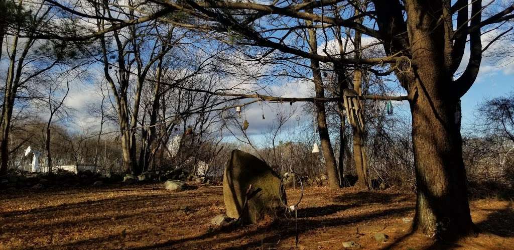 Chieftain Masconomet Quinakonant Memorial Burial Site | South Hamilton, MA 01982, USA