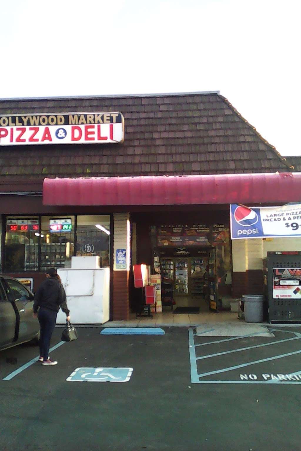 Hollywood Market & Giant Pizza | 72 J St, Chula Vista, CA 91910, USA | Phone: (619) 427-1003