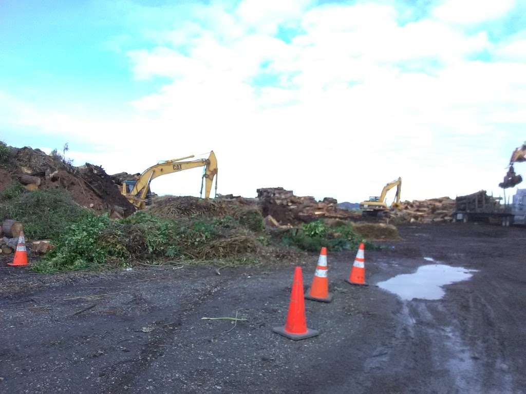 Green Waste Recycle Yard | 2550 Garden Tract Rd, Richmond, CA 94801, USA | Phone: (510) 527-8733