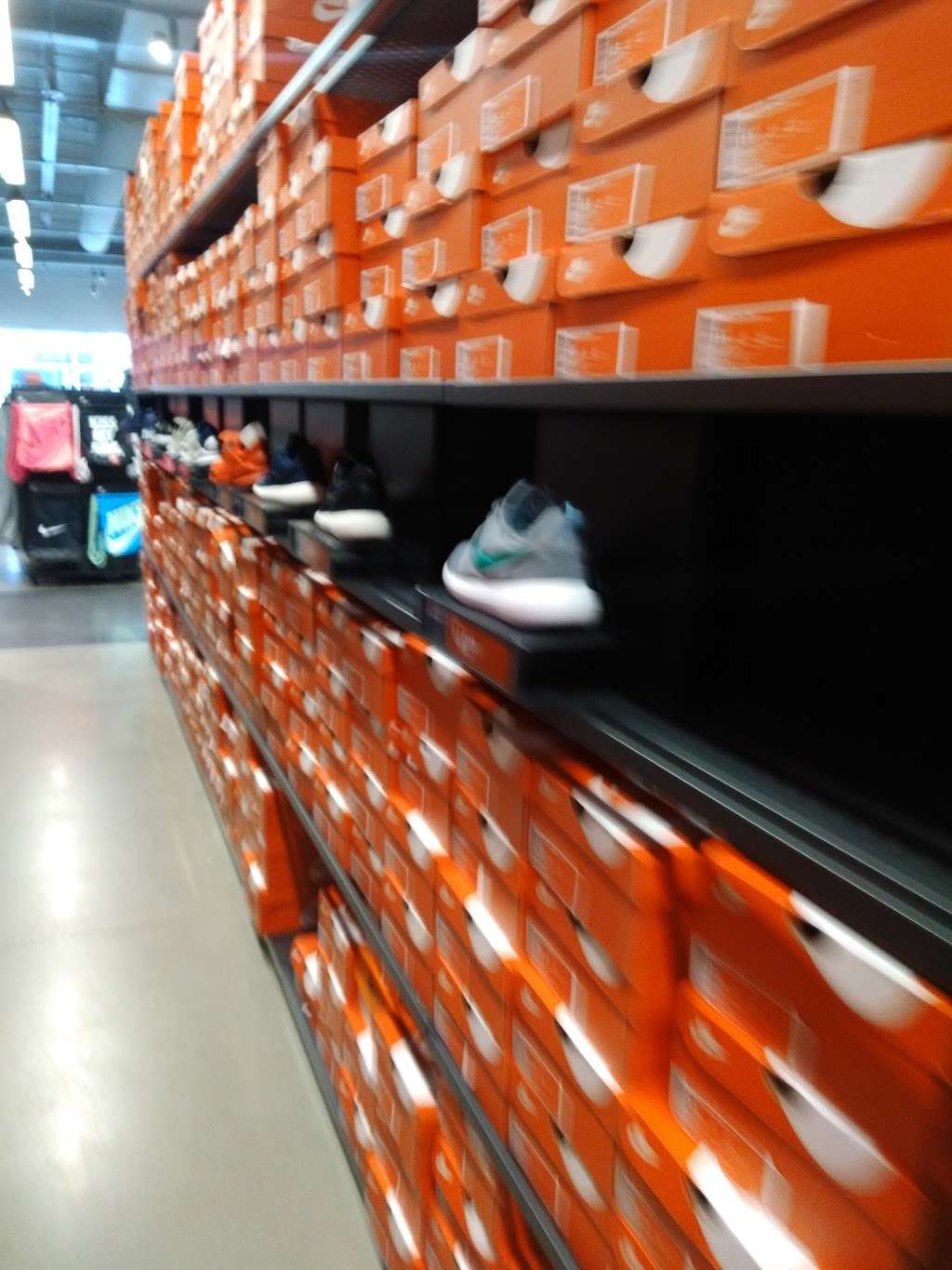 Nike Factory Store | 80 Premium Outlets Blvd, Merrimack, NH 03054, USA | Phone: (603) 424-6755