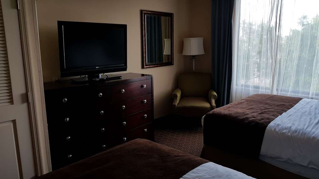 Buena Vista Suites | 8203 World Center Dr, Orlando, FL 32821, USA | Phone: (407) 239-8588