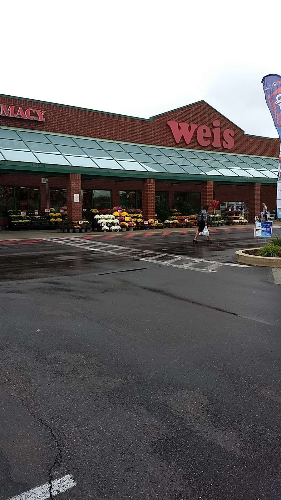 Weis Markets | 25 W Germantown Pike, Norristown, PA 19401 | Phone: (610) 278-2990