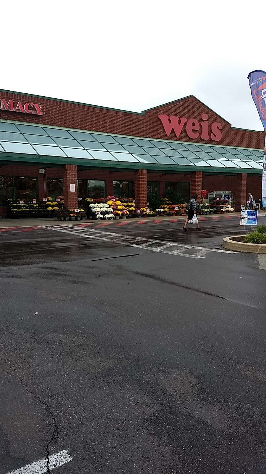 Weis Markets | 25 W Germantown Pike, Norristown, PA 19401, USA | Phone: (610) 278-2990