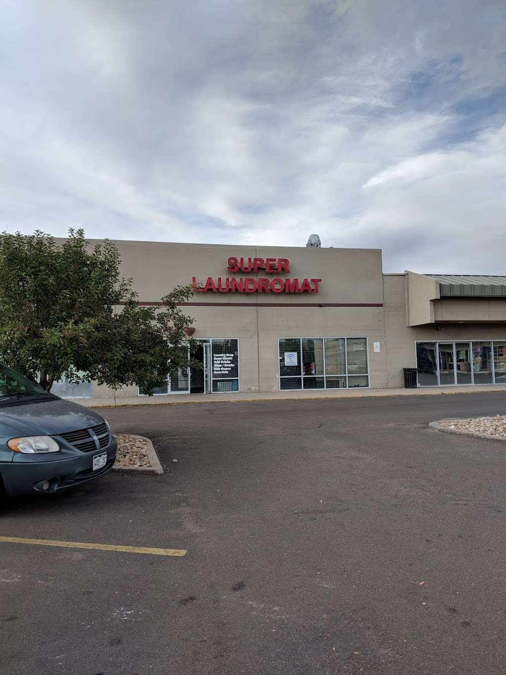 Super laundromat | 12455 E Mississippi Ave, Aurora, CO 80012