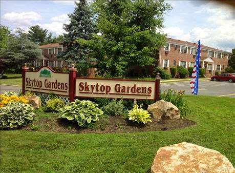 Skytop Gardens Apartments | 27 Skytop Gardens, Parlin, NJ 08859, USA | Phone: (732) 721-2719
