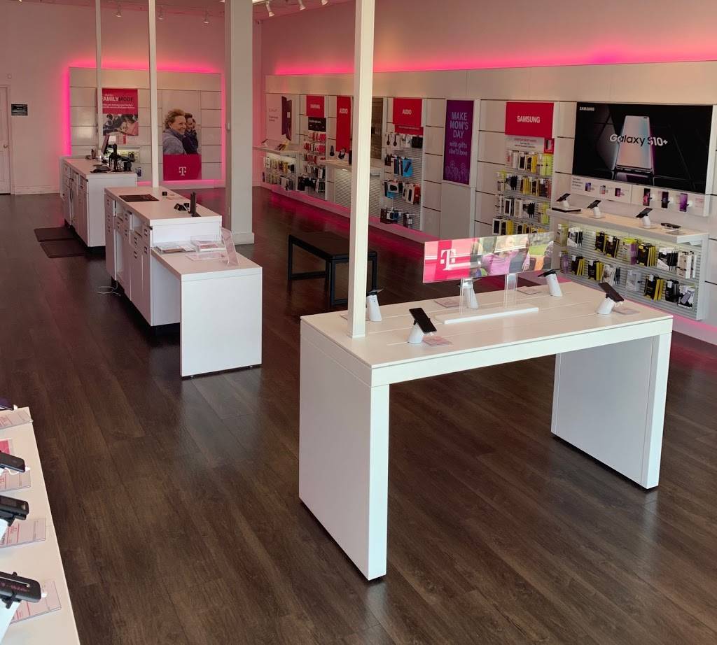 T-Mobile | 410 US-175 Frontage Rd Ste 207, Seagoville, TX 75159, USA | Phone: (972) 287-1337