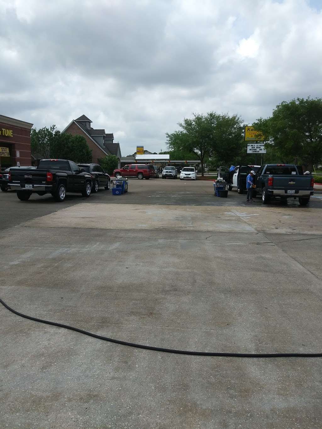 Kwik Kar Lube Auto Repair & Island Breeze Car Wash | 11210 Scarsdale Blvd, Houston, TX 77089, USA | Phone: (281) 484-5945