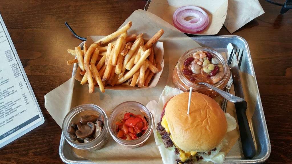 CRAFTY BURGR N Tap | 17015 Kenton Dr, Cornelius, NC 28031 | Phone: (704) 997-5388