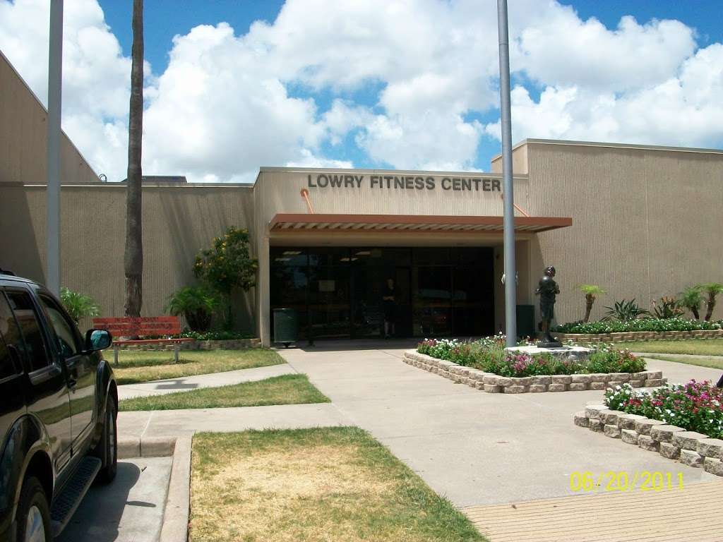 Lowry Fitness Center | 1900 5th Ave N, Texas City, TX 77590, USA | Phone: (409) 643-5984