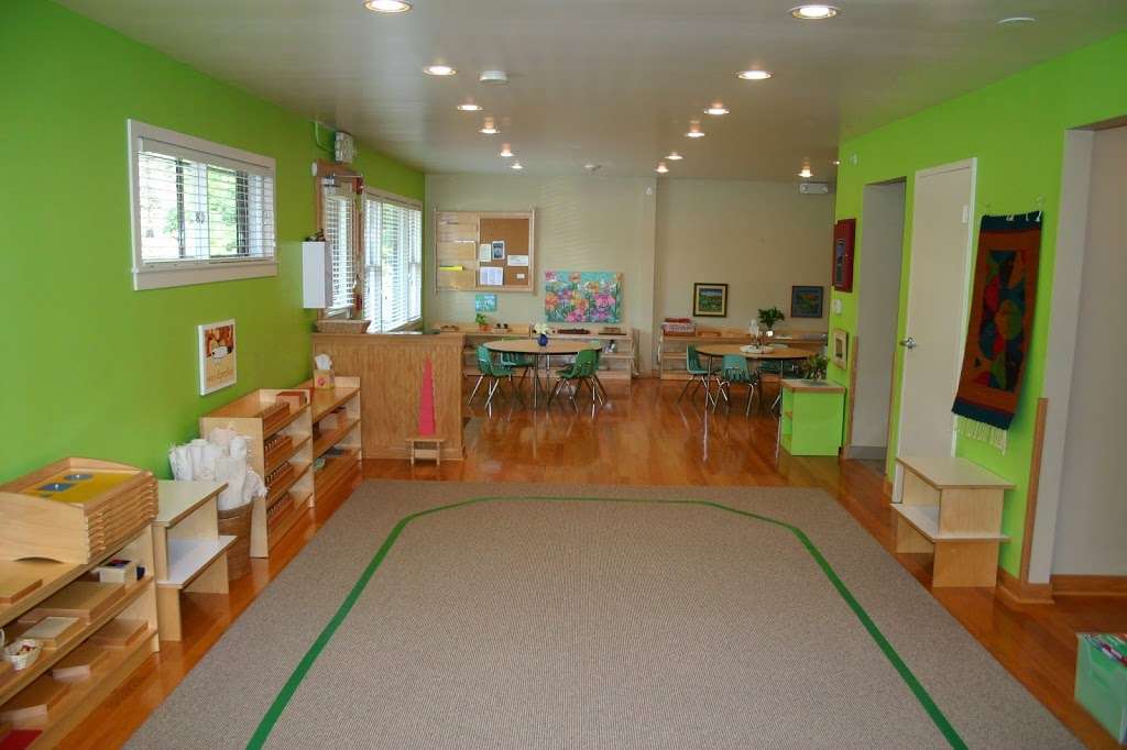 Pathway Montessori | 1819 Maple Ave, Downers Grove, IL 60515 | Phone: (630) 963-0394