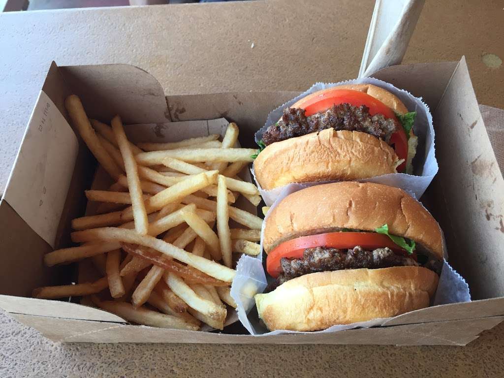 Pier Burger | 330 Santa Monica Pier, Santa Monica, CA 90401, USA | Phone: (310) 587-2747