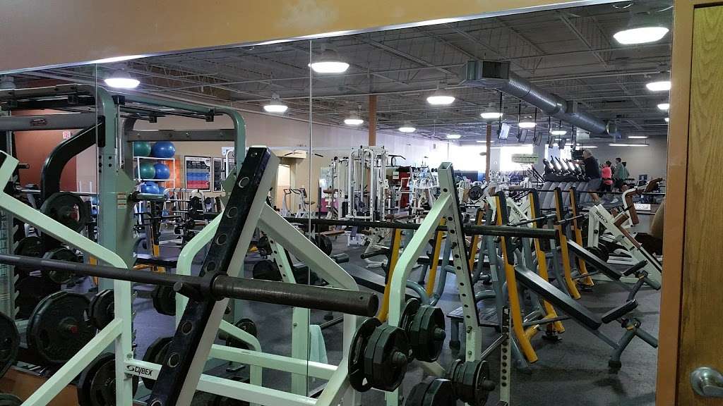 Golds Gym | 150 NY-52, Carmel Hamlet, NY 10512, USA | Phone: (845) 228-2818