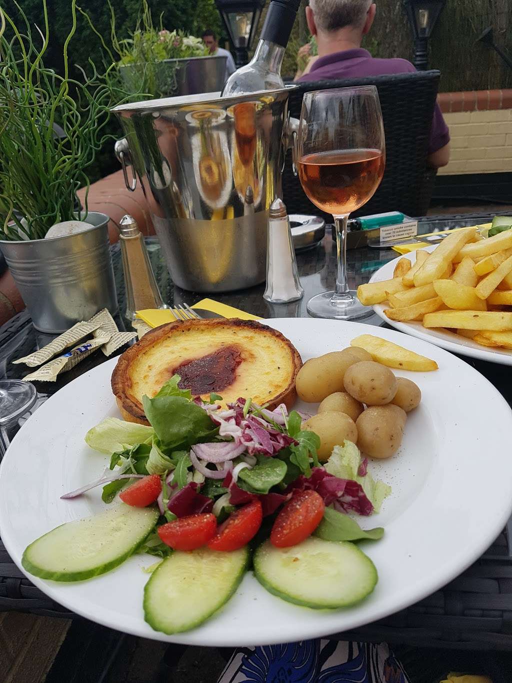 The Woodman | 155 London Rd, Stanford Rivers, Ongar CM5 9QF, UK | Phone: 01277 362019