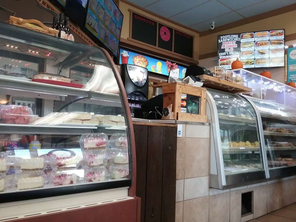 Donuts Fish & Chips | 44405 Valley Central Way, Lancaster, CA 93536 | Phone: (661) 951-7934
