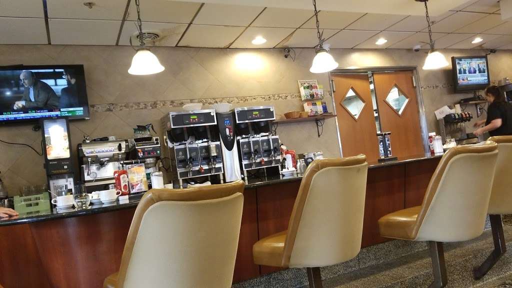 Golden Dawn Diner | 4387 US-130, Burlington, NJ 08016, USA | Phone: (609) 877-2236