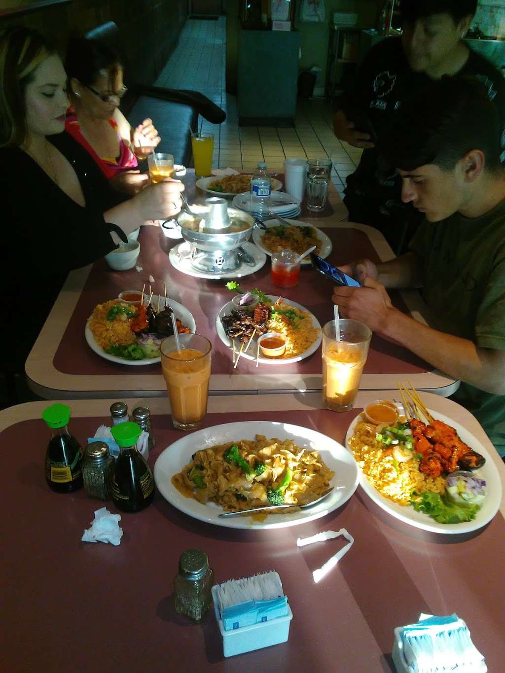 Gardens Thai BBQ | 6634 Eastern Ave, Bell Gardens, CA 90201 | Phone: (323) 560-8654