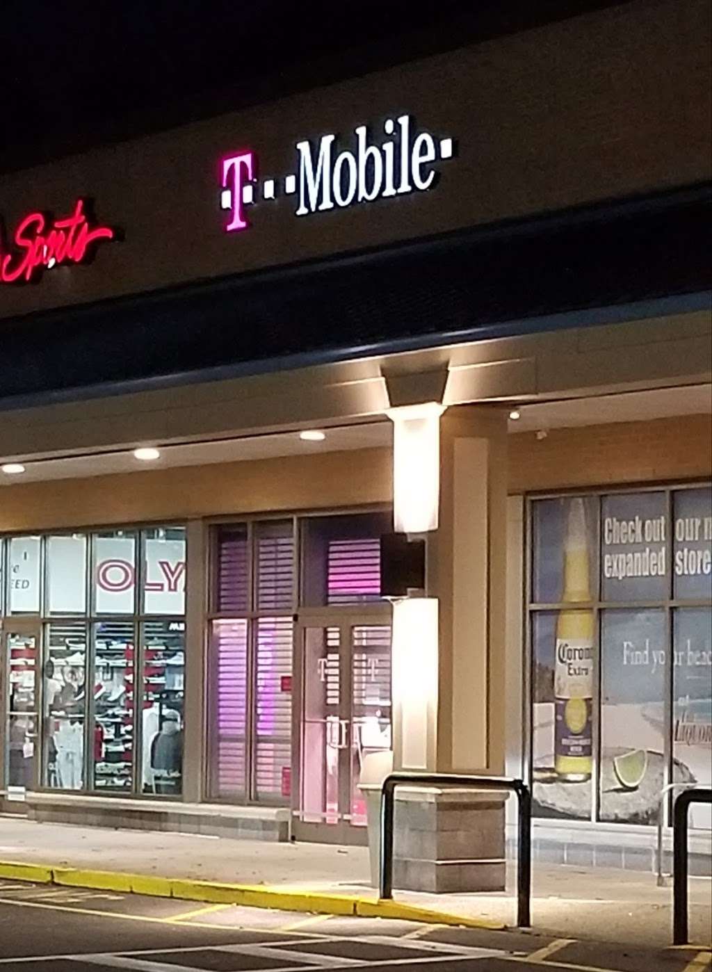 T-Mobile | 1235 Bridge St, Lowell, MA 01850, USA | Phone: (978) 893-9081