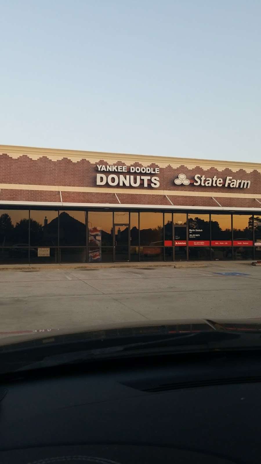 Yankee Doodle Donuts | 9803 Spring Cypress Rd # 400, Houston, TX 77070, USA | Phone: (281) 251-3112