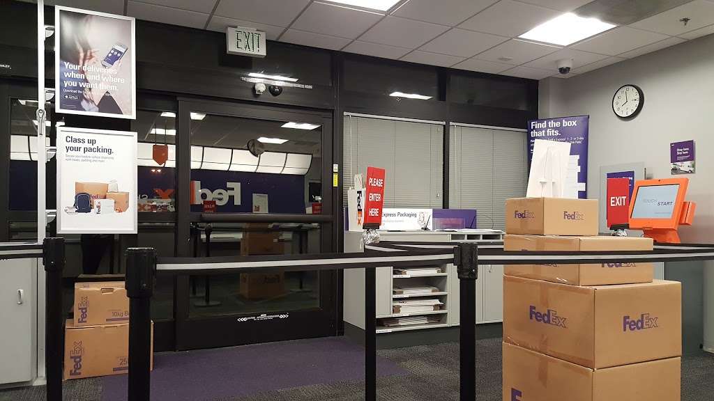 FedEx Ship Center | 1875 Marin St, San Francisco, CA 94124, USA | Phone: (800) 463-3339