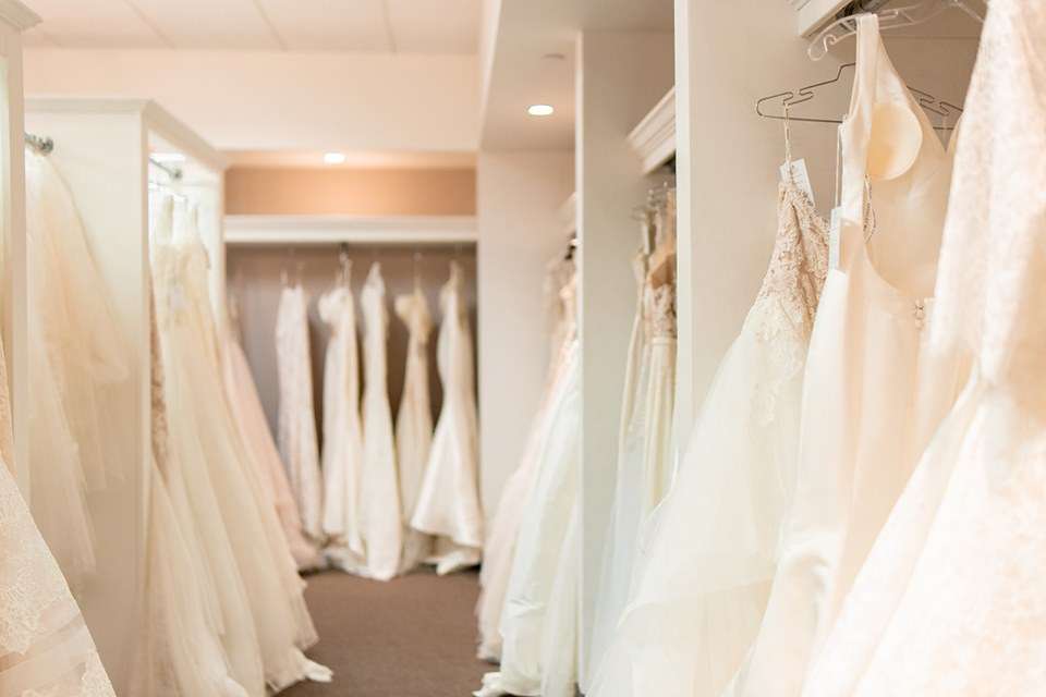 Mariée Bridal | 8100 E Indian School Rd, Scottsdale, AZ 85251, USA | Phone: (480) 946-4343