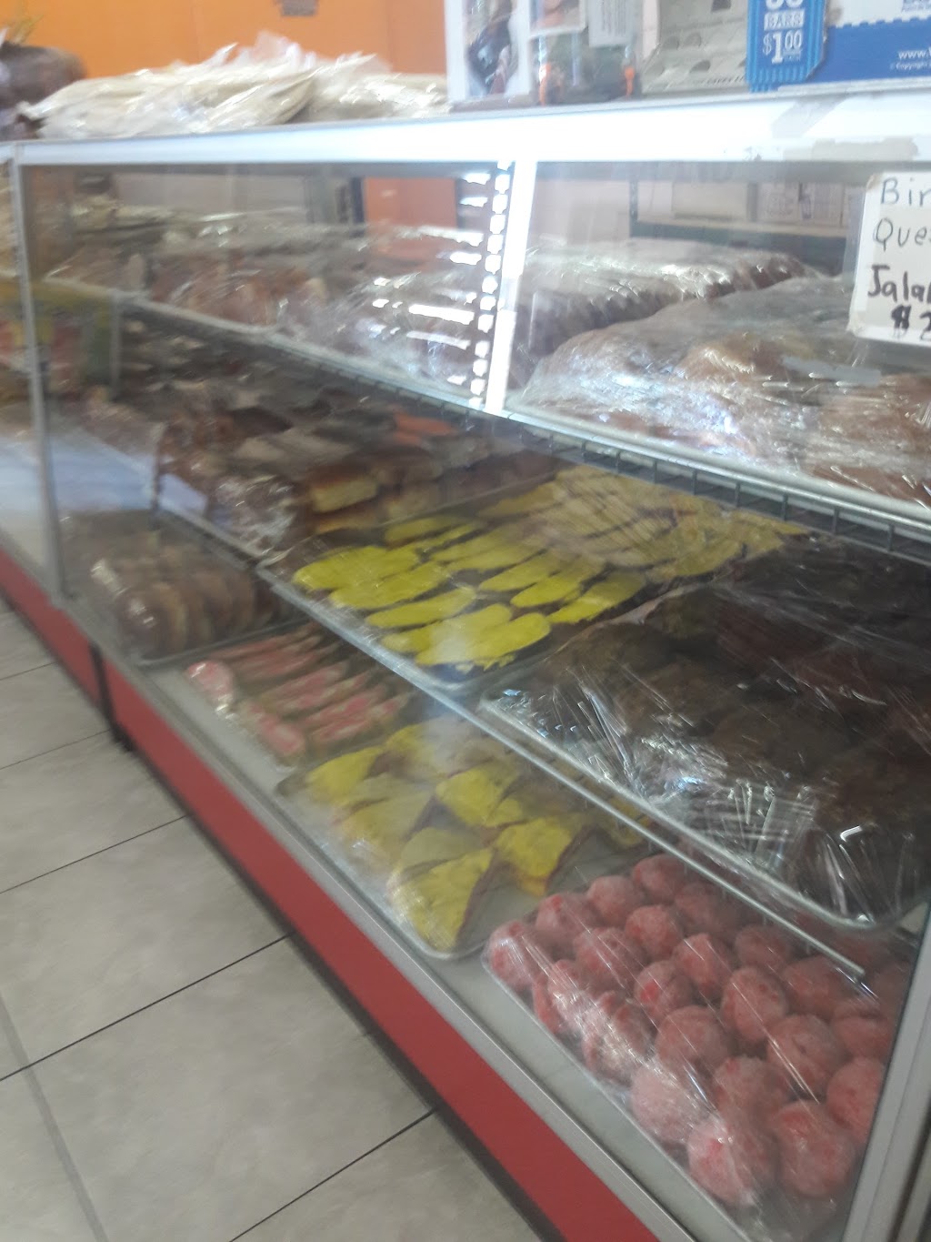 La Reyna Bakery | 3519 W McDowell Rd, Phoenix, AZ 85009, USA | Phone: (602) 269-5876