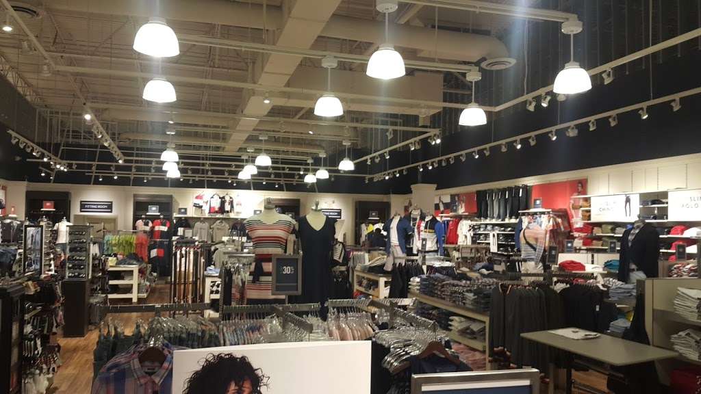 TOMMY HILFIGER - 7000 Arundel Mills Cir, Hanover, Maryland - Men's