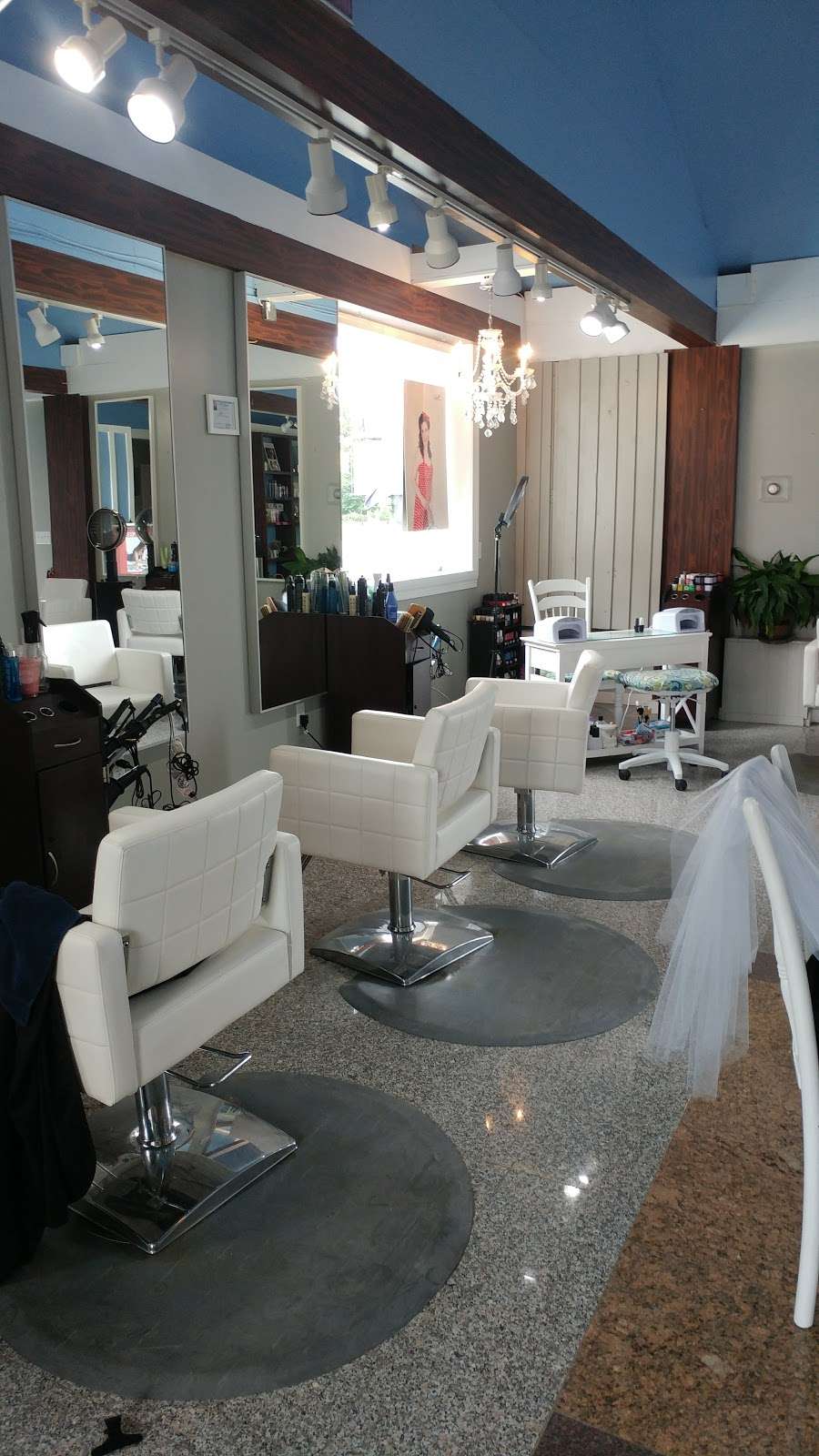 Salon 649 Beauty Bar LLC | 274 N White Horse Pike, Hammonton, NJ 08037, USA | Phone: (609) 567-0099