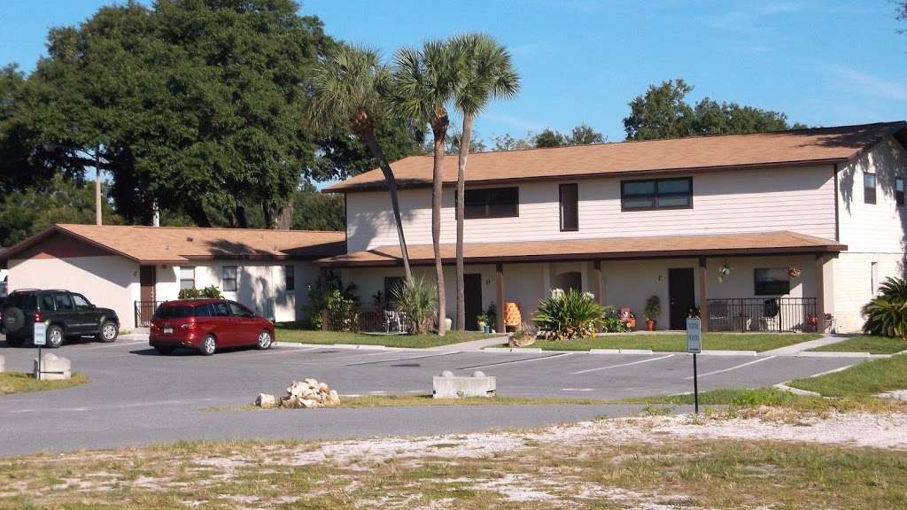 Oasis Apartments And Self Storage | 2008 Griffin Rd, Leesburg, FL 34748, USA | Phone: (352) 435-7847